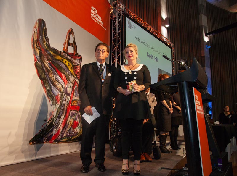 Kaumatua Bill Kaua presents the Arts Access Accolade to Beth Hill