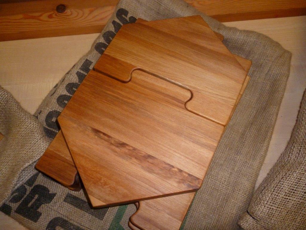 The interlocking platter boards.