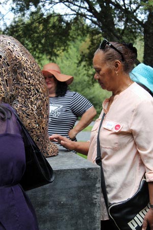 People with dementia enjoy sculpture