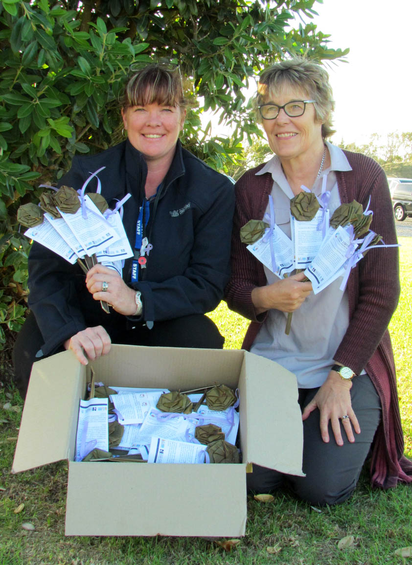 Andrea Zander, Volunteer Co-ordinator, Whanganui Prison, and Barbara Hammond with the putiputi