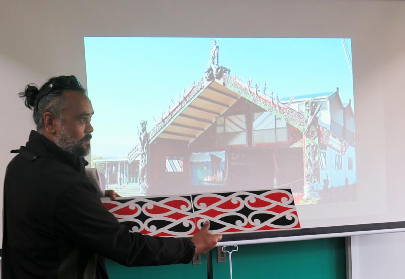 Master carver Mitchell Tareha talks about the whakairo workshop at the Arts in Corrections Lower North Island Network meeting 