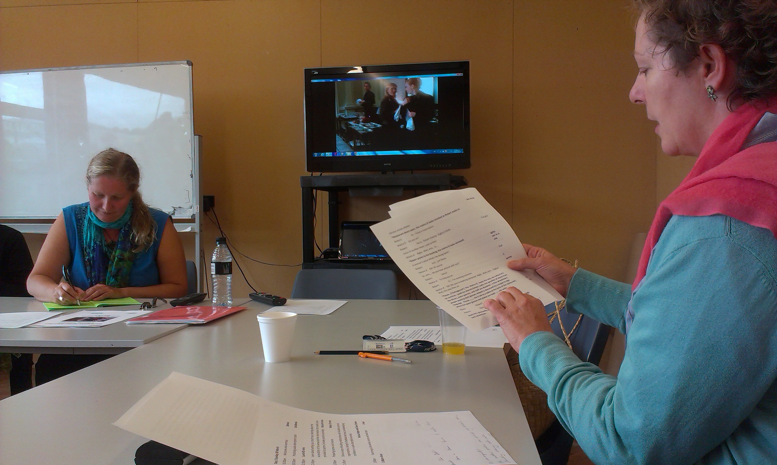 Wellington participant in the audio describer training course Perry Piercy practises timing