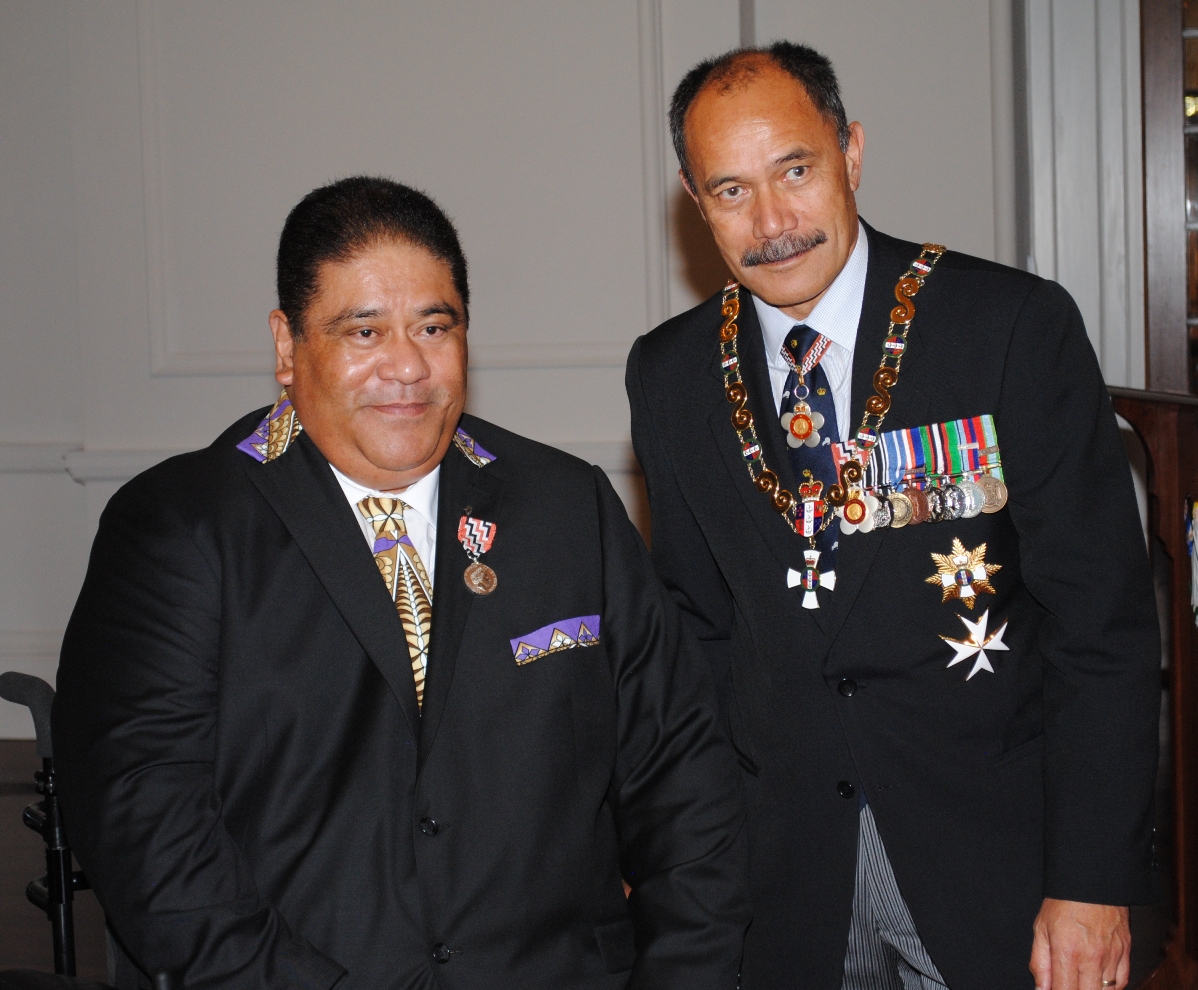 Pati Umaga receives a QSM from Governor-General  Sir Jerry Mateparae