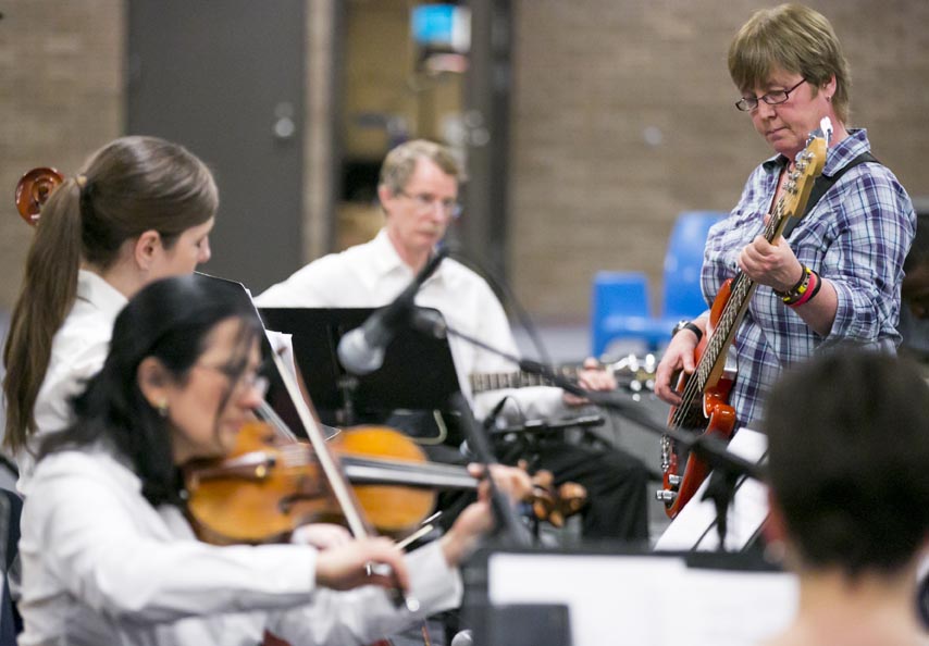 Sarah Lee, right, and fellow musicians