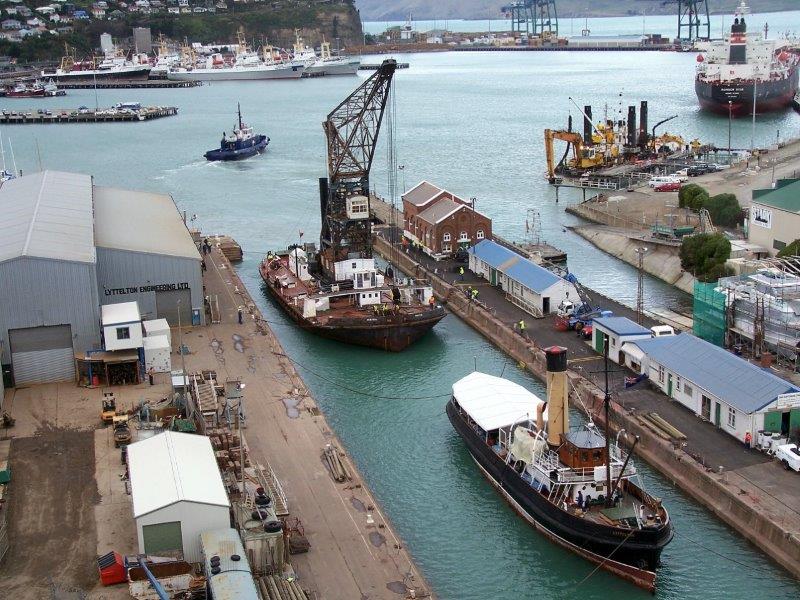 Hikitia in Lyttelton dock June 2009  with the 1907 tug SS Lyttelton