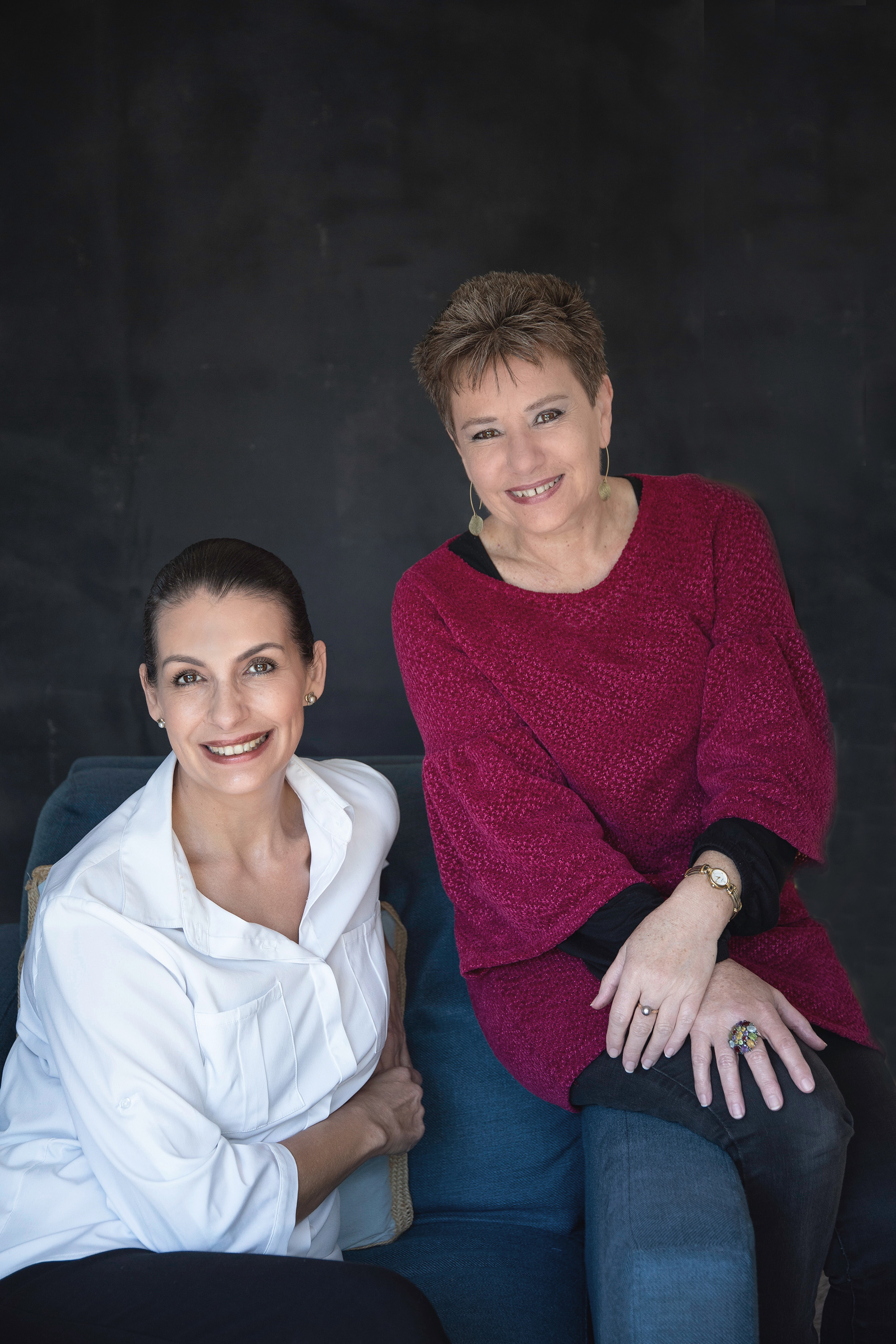 Helene and Jeanine Sitting